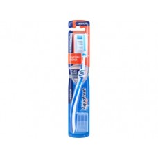 Зубная щетка AQUAFRESH клин контроль