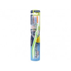 Зубная щетка AQUAFRESH t&t +interd средняя жесткость