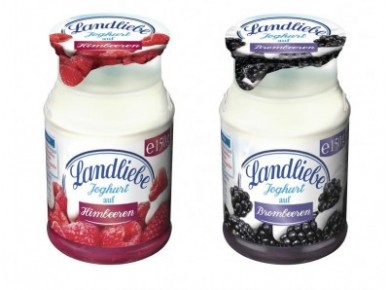 Йогурт LANDLIEBE черника/малина, 2,8% 150г, 1 штука