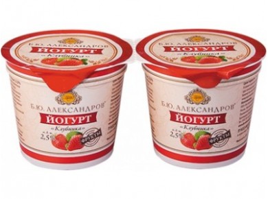 Йогурт Б.Ю. АЛЕКСАНДРОВ Клубника 2,5%, 125г, 1 штука